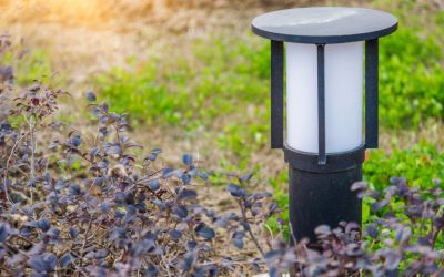 spark-lighting-solar-bollards-in-the-garden